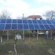 Panouri solare fotovoltaice montate in curte